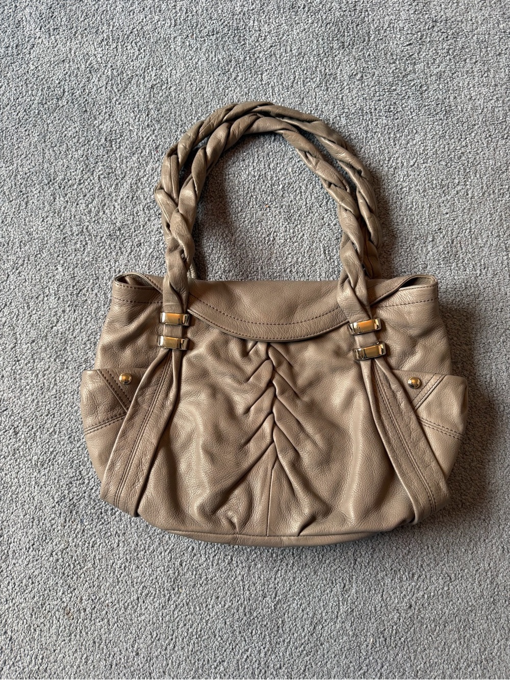 B. Makowksy genuine leather shoulder bag in grey